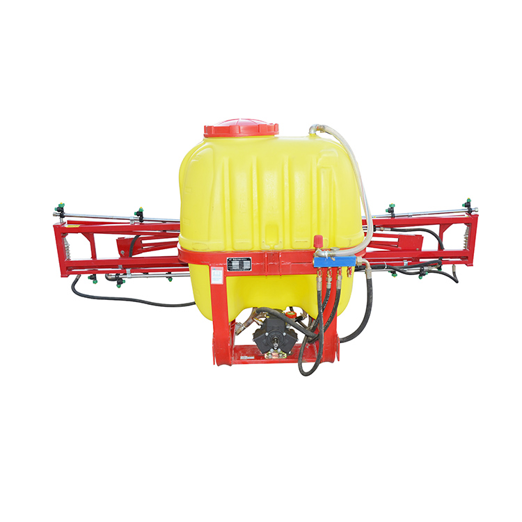 Traktor boom sprayer nyedhiyakake akeh kemudahan kanggo para petani